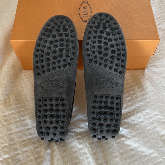 Tod’s Gommino driving shoes suede grey 35 EUC - Picture 6 of 6